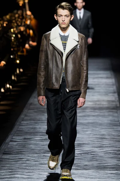 Look 35